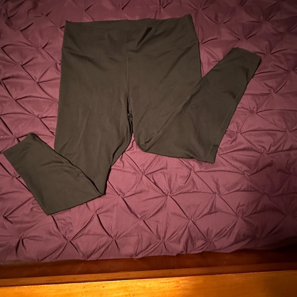 Brand new PowerHold by Fabletics Black leggings! 3x